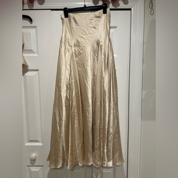 Reformation Sera Silk Two Piece Set - Picture 8 of 10